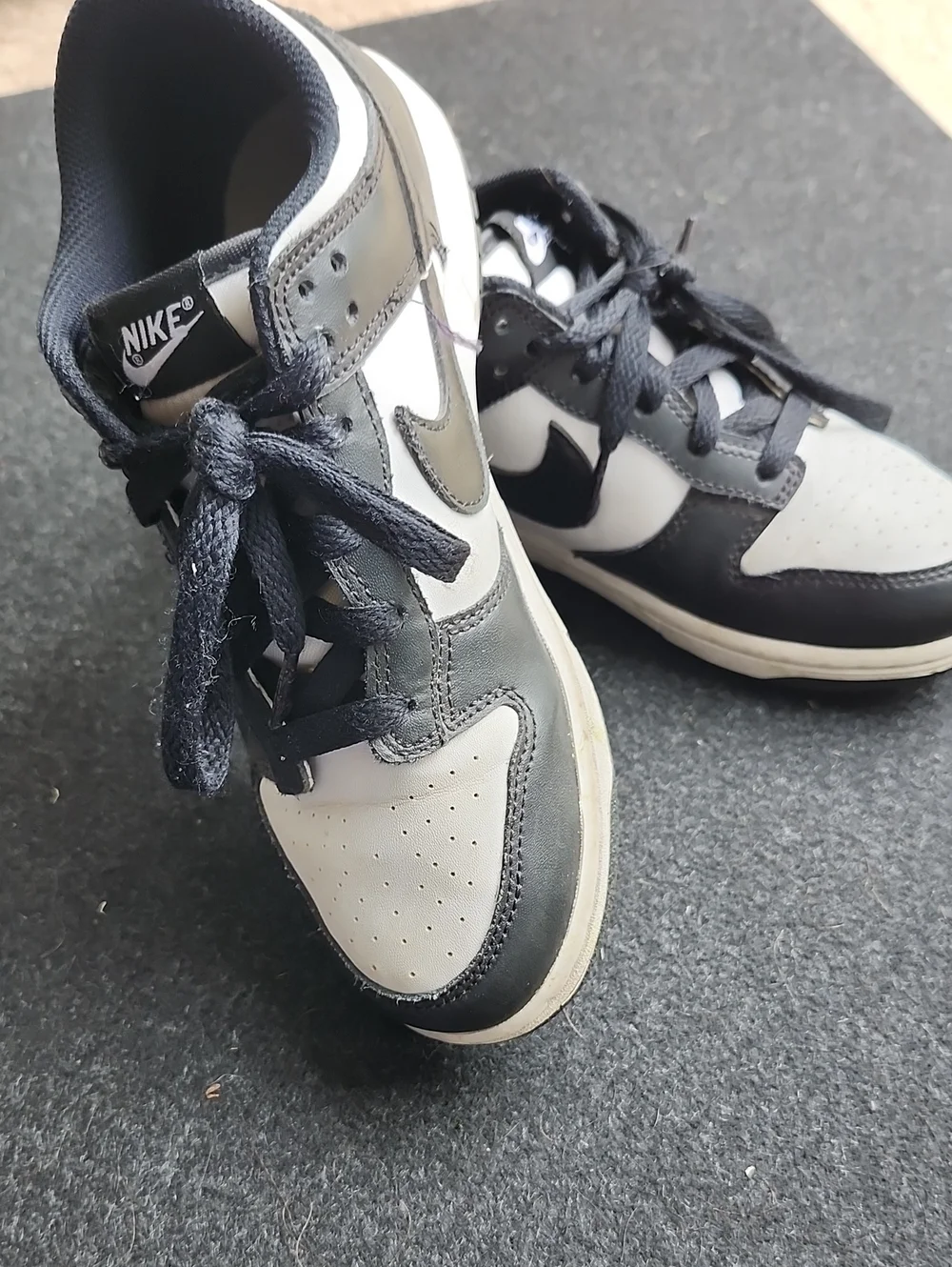 Nike Kids Black and White Low-Top Sneakers with Gray Accents